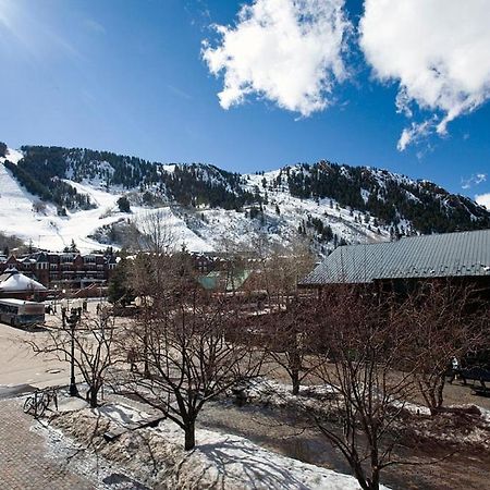 Independence Square 202, Hotel Room Over-Looking The Mall And Aspen Mountain Exterior photo
