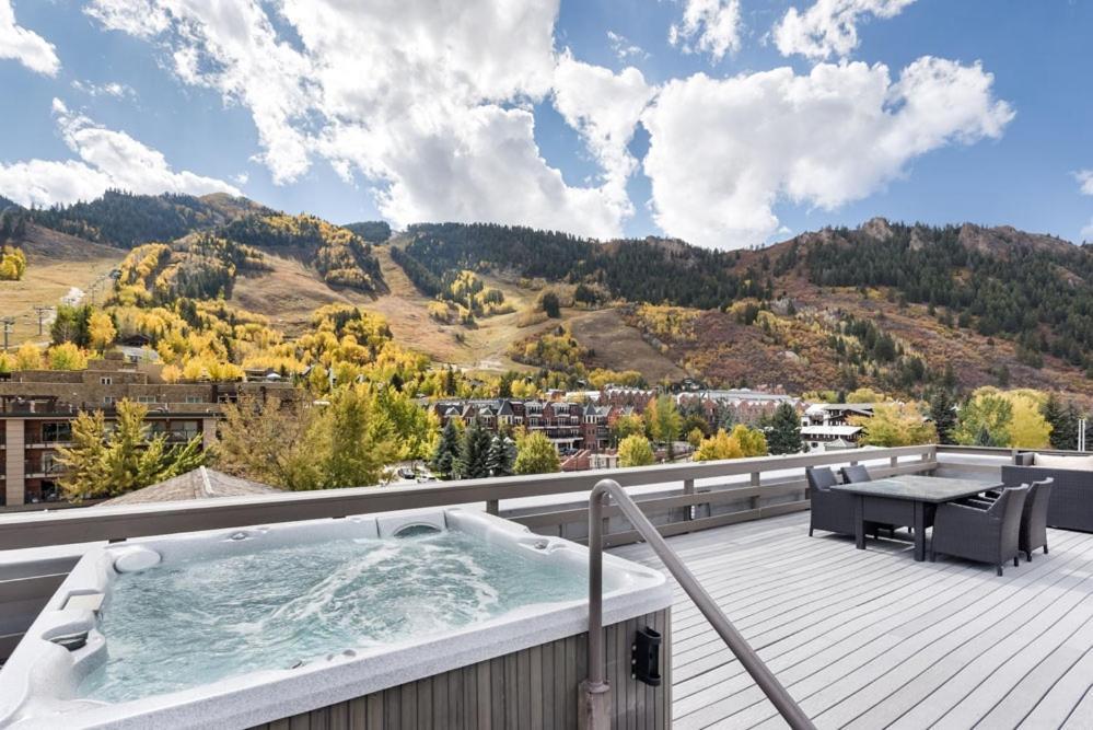 Independence Square 202, Hotel Room Over-Looking The Mall And Aspen Mountain Exterior photo